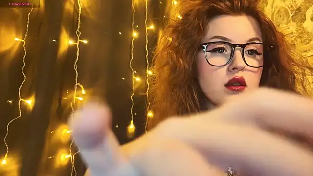 Snapshot of LaurenRossss chatting on 02-10-25, 10:51 LaurenRossss online show from 02-10-25, 10:51