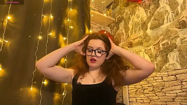 Snapshot of LaurenRossss chatting on 02-11-25, 01:52 LaurenRossss online show from 02-11-25, 01:52