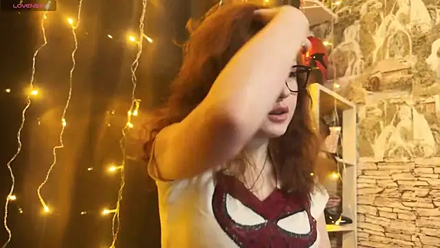 Snapshot of LaurenRossss chatting on 02-13-25, 10:54 LaurenRossss online show from 02-13-25, 10:54