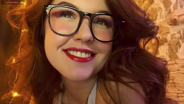 Snapshot of LaurenRossss chatting on 03-09-25, 12:00 LaurenRossss online show from 03-09-25, 12:00