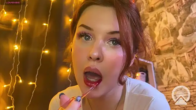 Snapshot of LaurenRossss chatting on 03-09-25, 11:35 LaurenRossss online show from 03-09-25, 11:35