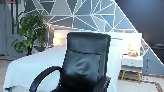 Snapshot of Lucifer_shadow chatting on 01-27-25, 11:43 Lucifer shadow online show from 01-27-25, 11:43