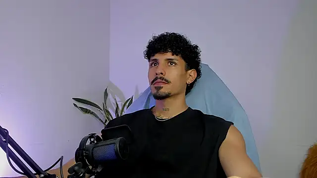 Lukeetaylor online show from 05-10-26, 03:33