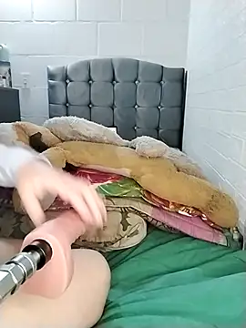 Yaz Moon online show from 10-31-25, 01:17