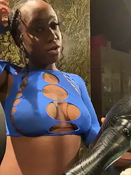 Snapshot of Charismasweets chatting on 03-09-25, 08:51 Charismasweets online show from 03-09-25, 08:51