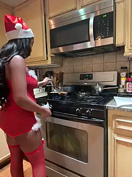 Charismasweets online show from 12-18-25, 03:23