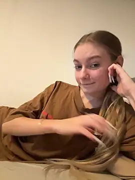 Snapshot of Ewa_Pearl chatting on 10-11-25, 06:28 Ewa Pearl online show from 10-11-25, 06:28