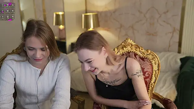 Snapshot of Ewa_Pearl chatting on 10-17-25, 06:49 Ewa Pearl online show from 10-17-25, 06:49