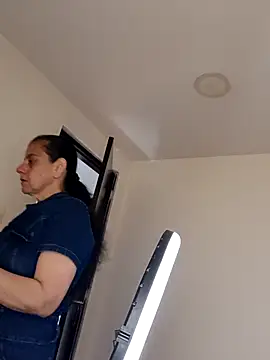 sasi luna online show from 12-15-25, 01:59