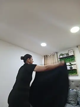 sasi luna online show from 04-17-26, 01:36