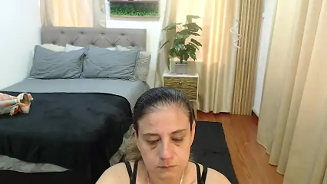 Snapshot of sasi_luna chatting on 05-21-26, 01:29 sasi luna online show from 05-21-26, 01:29