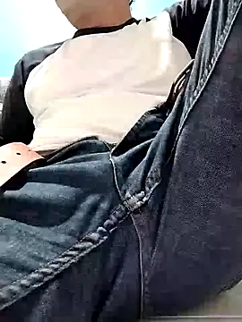 Snapshot of Bombi22 chatting on 01-07-25, 03:46 Bombi22 online show from 01-07-25, 03:46