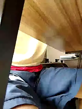 Snapshot of Bombi22 chatting on 01-08-25, 04:11 Bombi22 online show from 01-08-25, 04:11