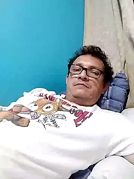 Snapshot of Bombi22 chatting on 01-13-25, 03:34 Bombi22 online show from 01-13-25, 03:34