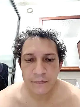 Snapshot of Bombi22 chatting on 02-10-25, 01:55 Bombi22 online show from 02-10-25, 01:55