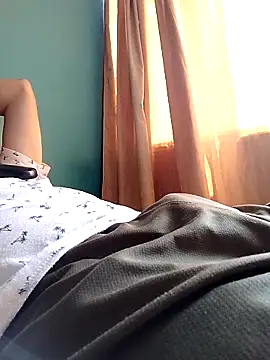 Snapshot of Bombi22 chatting on 02-12-25, 06:19 Bombi22 online show from 02-12-25, 06:19