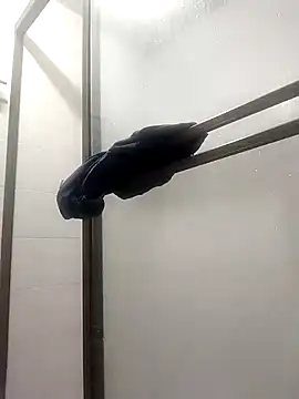 Snapshot of Bombi22 chatting on 02-22-25, 09:48 Bombi22 online show from 02-22-25, 09:48