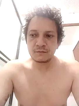 Snapshot of Bombi22 chatting on 10-01-25, 11:38 Bombi22 online show from 10-01-25, 11:38