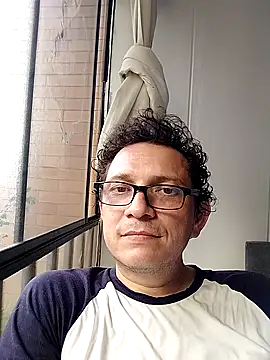 Snapshot of Bombi22 chatting on 10-05-25, 10:07 Bombi22 online show from 10-05-25, 10:07