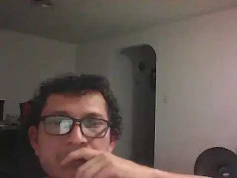 Snapshot of Bombi22 chatting on 11-12-25, 02:34 Bombi22 online show from 11-12-25, 02:34