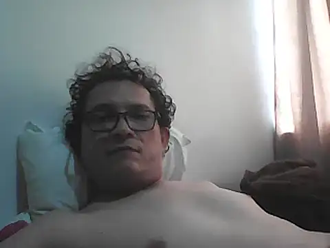 Snapshot of Bombi22 chatting on 11-24-25, 05:23 Bombi22 online show from 11-24-25, 05:23