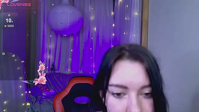 Snapshot of Lana__Cute_ chatting on 12-21-24, 02:15 Lana Cute online show from 12-21-24, 02:15