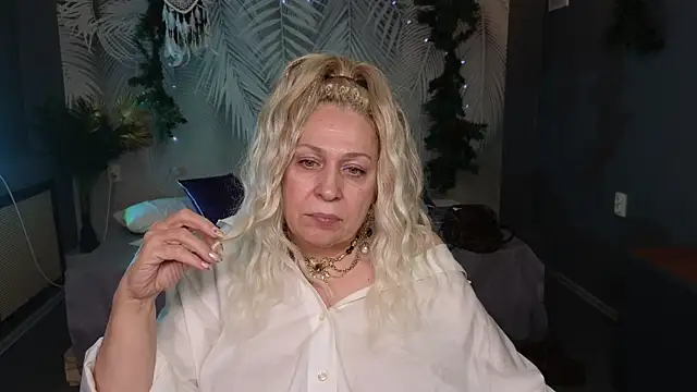 Snapshot of Penelope_Pinky chatting on 01-20-25, 05:27 Penelope Pinky online show from 01-20-25, 05:27