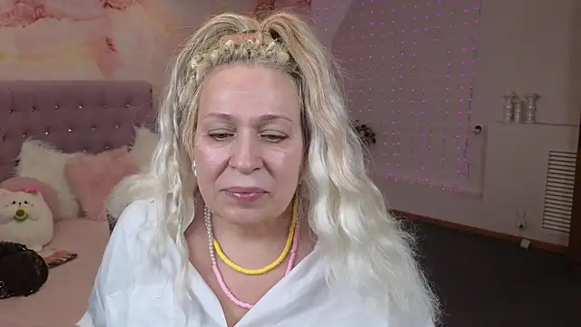 Snapshot of Penelope_Pinky chatting on 01-23-25, 04:59 Penelope Pinky online show from 01-23-25, 04:59