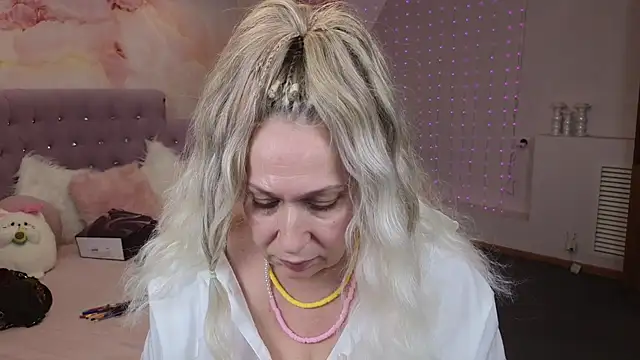 Snapshot of Penelope_Pinky chatting on 01-23-25, 11:05 Penelope Pinky online show from 01-23-25, 11:05