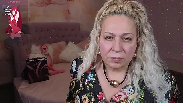 Snapshot of Penelope_Pinky chatting on 02-02-25, 02:34 Penelope Pinky online show from 02-02-25, 02:34