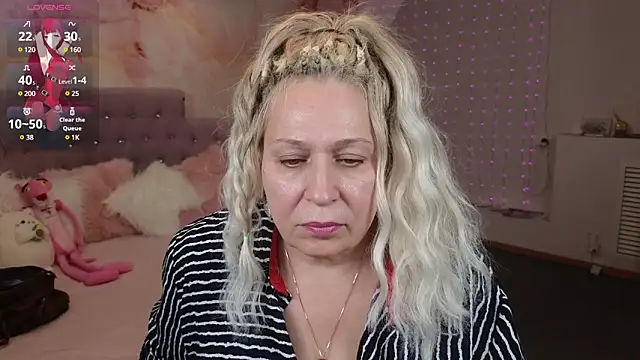 Snapshot of Penelope_Pinky chatting on 02-03-25, 05:24 Penelope Pinky online show from 02-03-25, 05:24