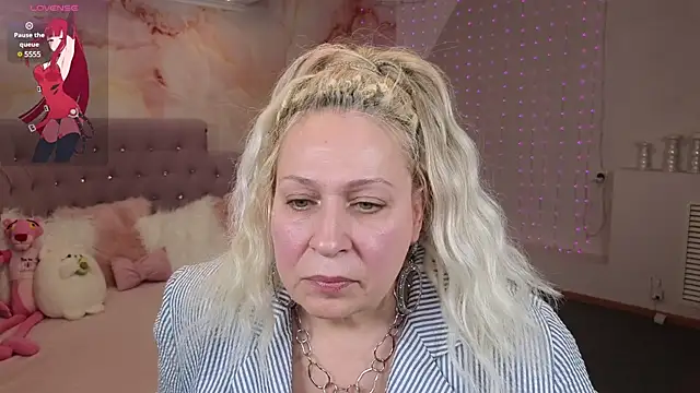 Snapshot of Penelope_Pinky chatting on 02-06-25, 02:26 Penelope Pinky online show from 02-06-25, 02:26