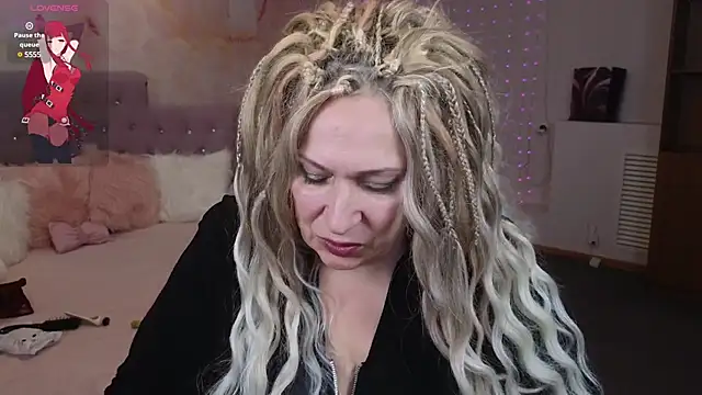 Snapshot of Penelope_Pinky chatting on 02-09-25, 04:40 Penelope Pinky online show from 02-09-25, 04:40