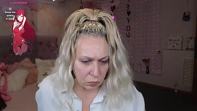 Snapshot of Penelope_Pinky chatting on 02-20-25, 02:35 Penelope Pinky online show from 02-20-25, 02:35