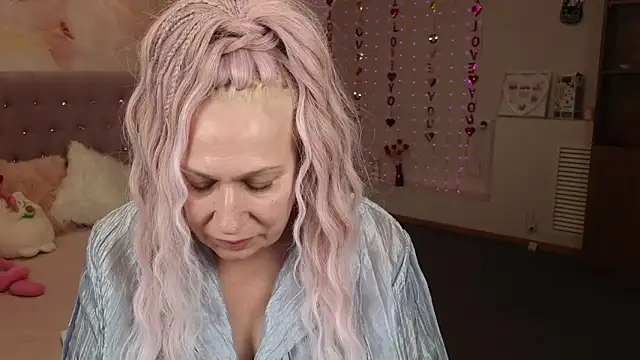 Snapshot of Penelope_Pinky chatting on 02-25-25, 08:41 Penelope Pinky online show from 02-25-25, 08:41