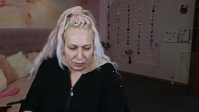 Snapshot of Penelope_Pinky chatting on 03-10-25, 06:23 Penelope Pinky online show from 03-10-25, 06:23