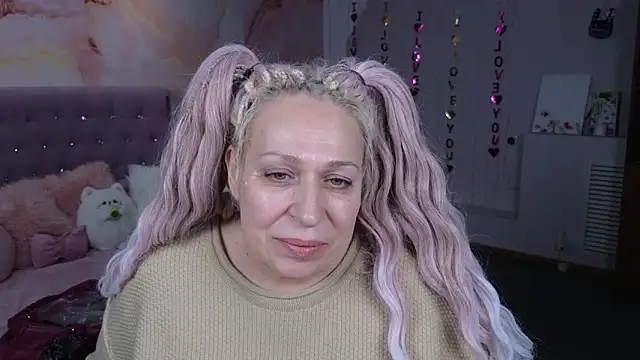 Snapshot of Penelope_Pinky chatting on 03-19-25, 08:32 Penelope Pinky online show from 03-19-25, 08:32