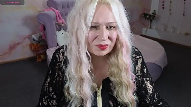 Snapshot of Penelope_Pinky chatting on 05-28-26, 02:14 Penelope Pinky online show from 05-28-26, 02:14