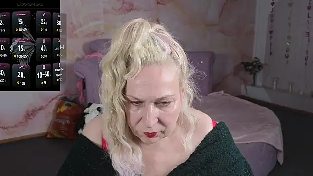 Snapshot of Penelope_Pinky chatting on 06-10-26, 12:26 Penelope Pinky online show from 06-10-26, 12:26