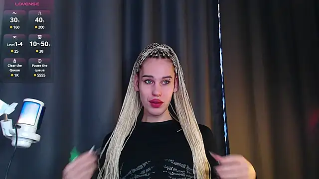 Snapshot of Cassie_Bae chatting on 03-22-25, 06:22 Cassie Bae online show from 03-22-25, 06:22