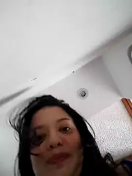 Snapshot of milufontier chatting on 01-14-25, 07:32 milufontier online show from 01-14-25, 07:32