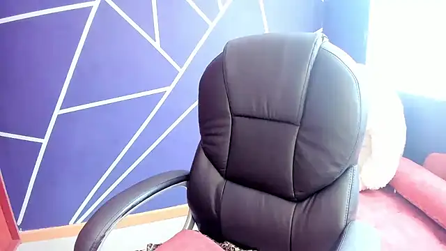 Snapshot of milufontier chatting on 01-31-25, 06:57 milufontier online show from 01-31-25, 06:57