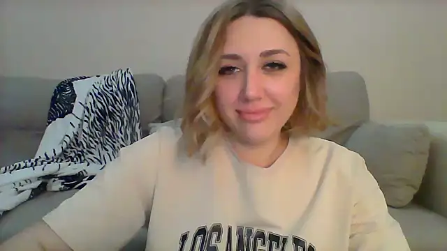 Snapshot of VickyLove047 chatting on 01-02-25, 07:33 VickyLove047 online show from 01-02-25, 07:33