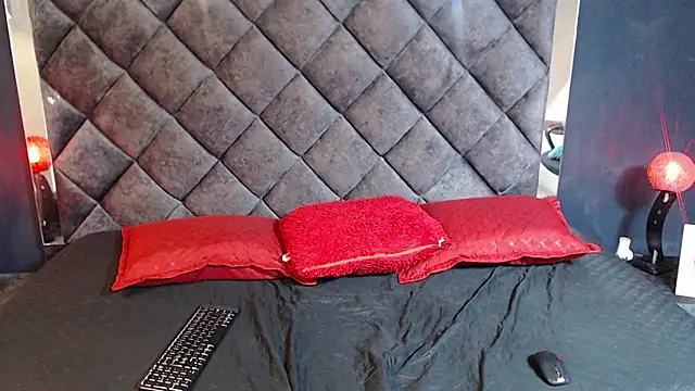 Snapshot of Allison_Dubois chatting on 12-21-24, 02:41 Allison Dubois online show from 12-21-24, 02:41