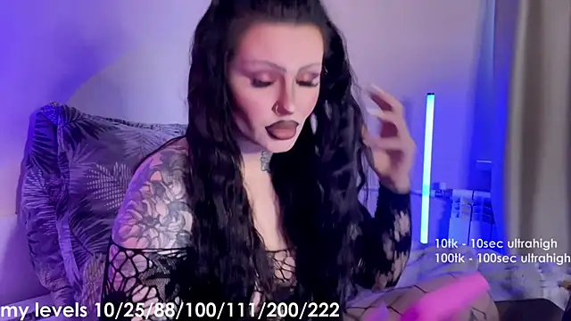  xxtina online show from 03-11-26, 12:00