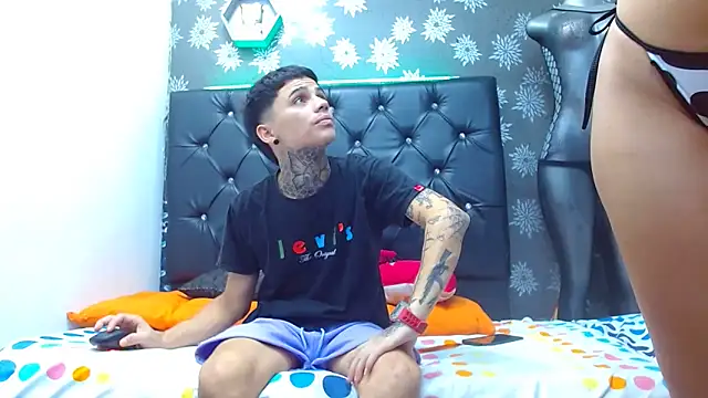 Snapshot of exotic_hot_couple chatting on 01-13-25, 04:07 exotic hot couple online show from 01-13-25, 04:07