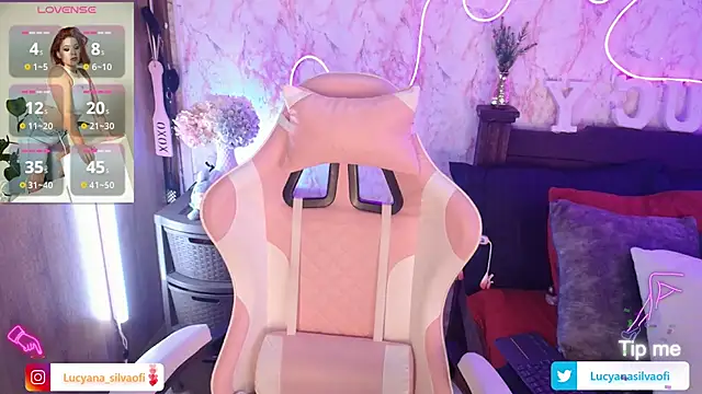 Snapshot of LucyanaSilva chatting on 11-06-25, 04:19 LucyanaSilva online show from 11-06-25, 04:19