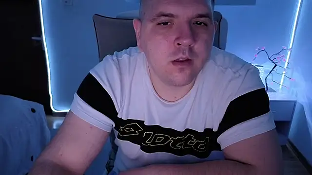 Snapshot of JasonJacks chatting on 05-12-26, 02:30 JasonJacks online show from 05-12-26, 02:30