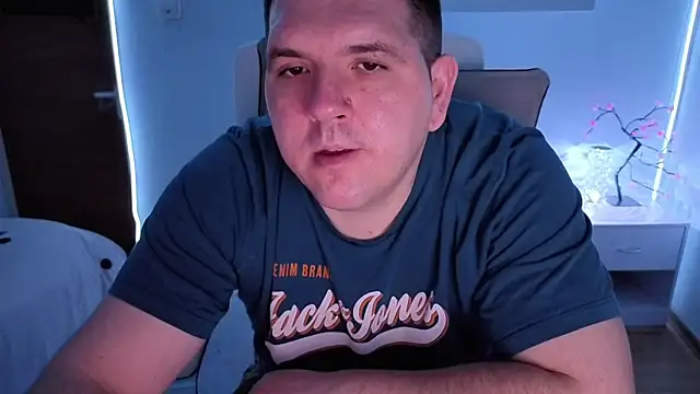 Snapshot of JasonJacks chatting on 05-22-26, 02:40 JasonJacks online show from 05-22-26, 02:40