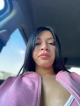 Snapshot of JulliaVegas chatting on 06-01-26, 12:23 JulliaVegas online show from 06-01-26, 12:23